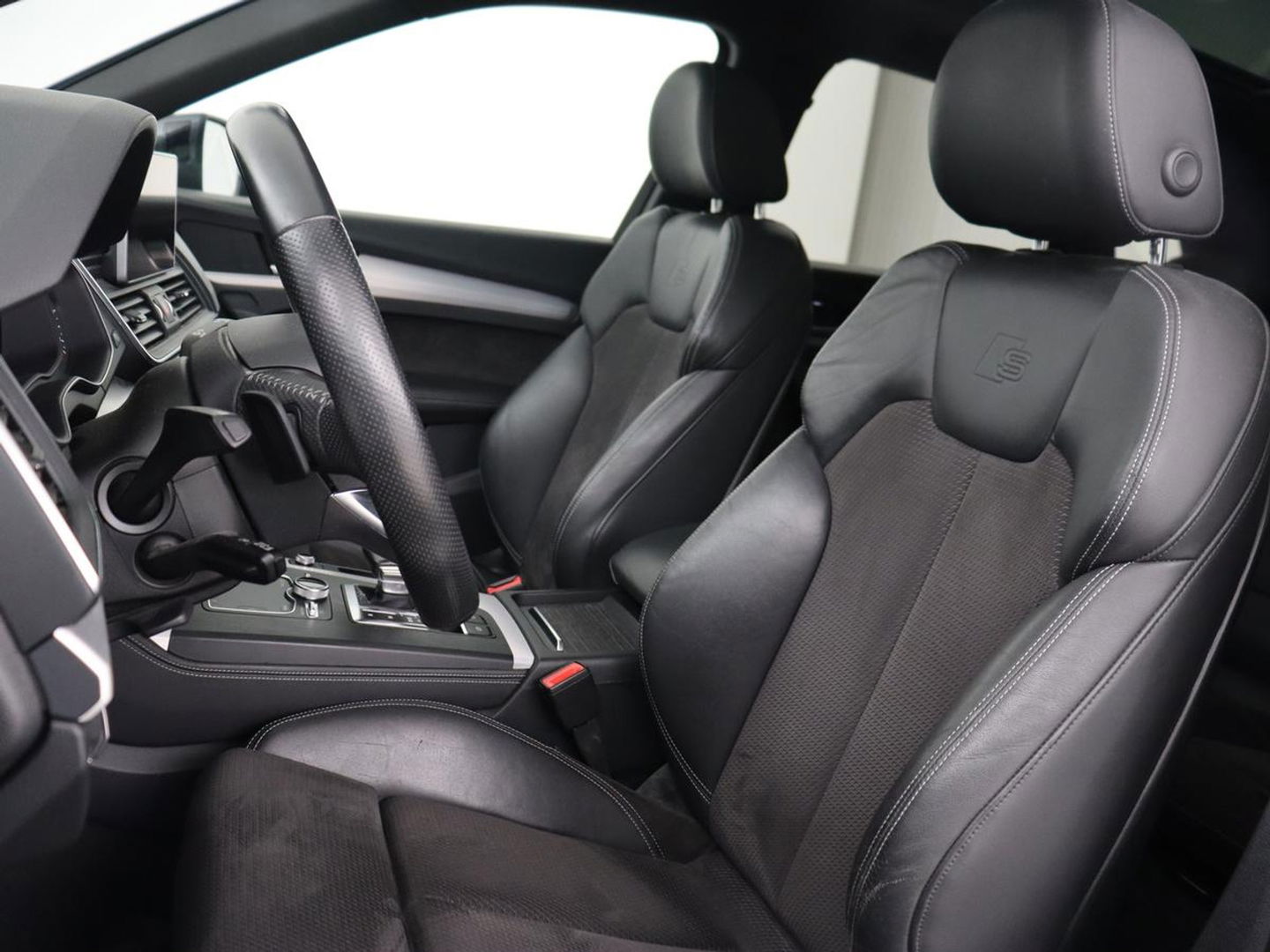 Audi Q5 55 TFSIe quattro S edition | Panoramadak | Carplay | Stoelverwarming | Trekhaak | Adaptive cruise | 20'' | Leder/Alcantara | Camera | Navigatie | DAB | Virtual Cockpit | Full LED | S Line | PHEV | Plug In