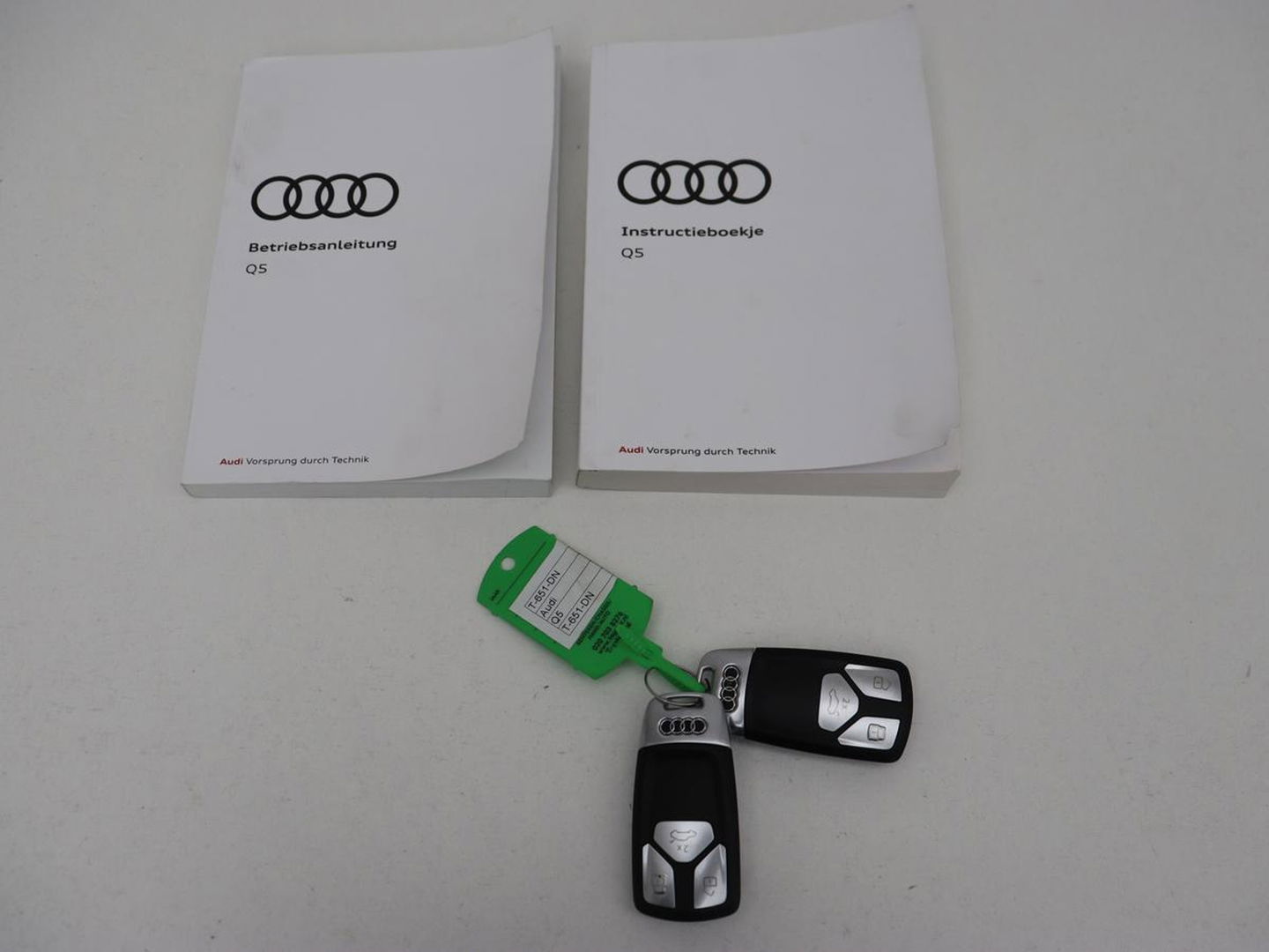 Audi Q5 55 TFSIe quattro S edition | Panoramadak | Carplay | Stoelverwarming | Trekhaak | Adaptive cruise | 20'' | Leder/Alcantara | Camera | Navigatie | DAB | Virtual Cockpit | Full LED | S Line | PHEV | Plug In