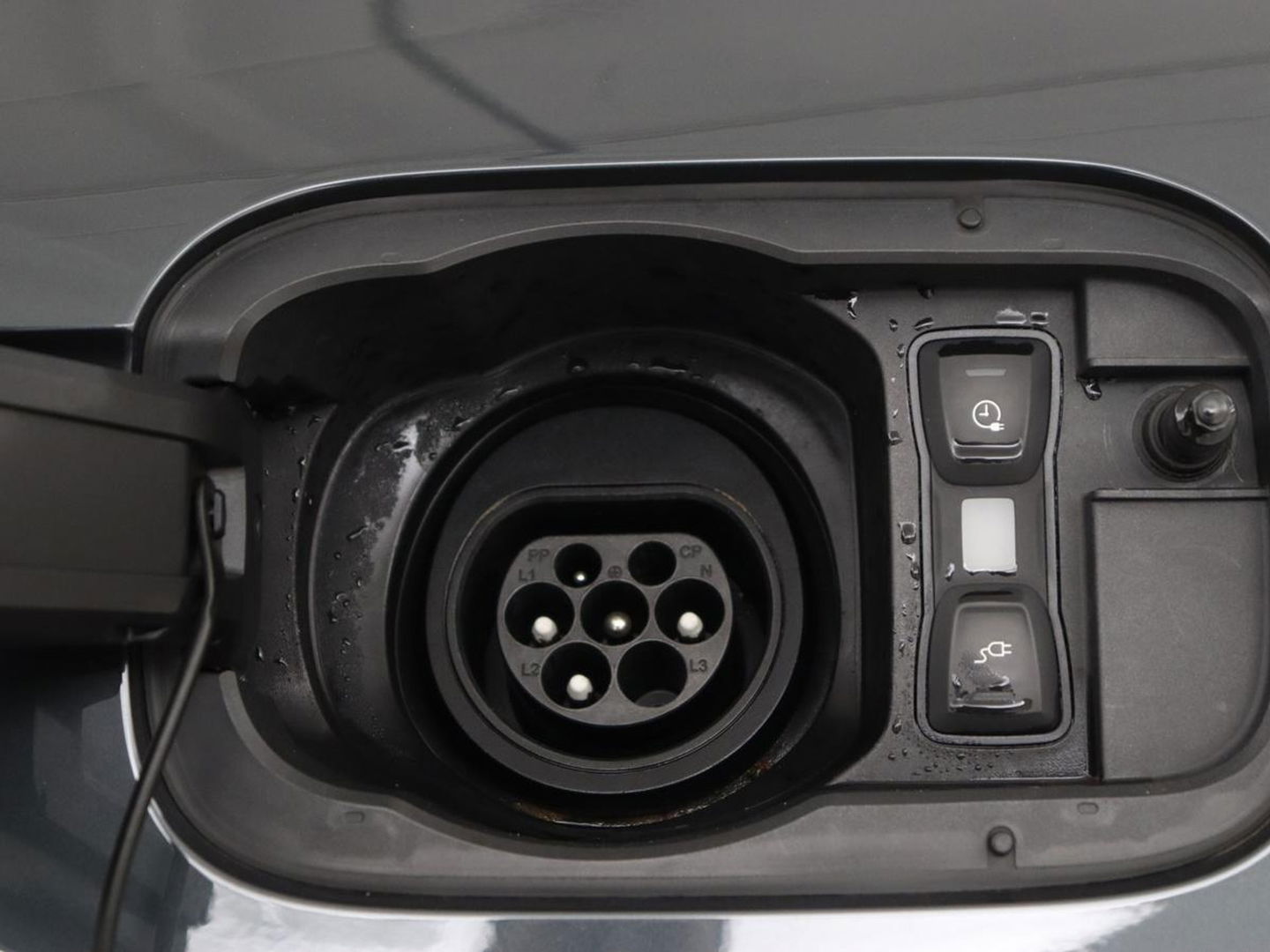 Audi Q5 55 TFSIe quattro S edition | Panoramadak | Carplay | Stoelverwarming | Trekhaak | Adaptive cruise | 20'' | Leder/Alcantara | Camera | Navigatie | DAB | Virtual Cockpit | Full LED | S Line | PHEV | Plug In