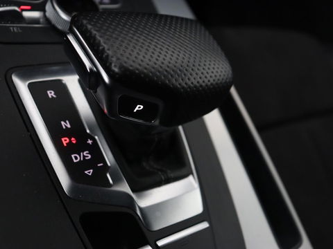 Audi Q5 55 TFSIe quattro S edition | Panoramadak | Carplay | Stoelverwarming | Trekhaak | Adaptive cruise | 20'' | Leder/Alcantara | Camera | Navigatie | DAB | Virtual Cockpit | Full LED | S Line | PHEV | Plug In