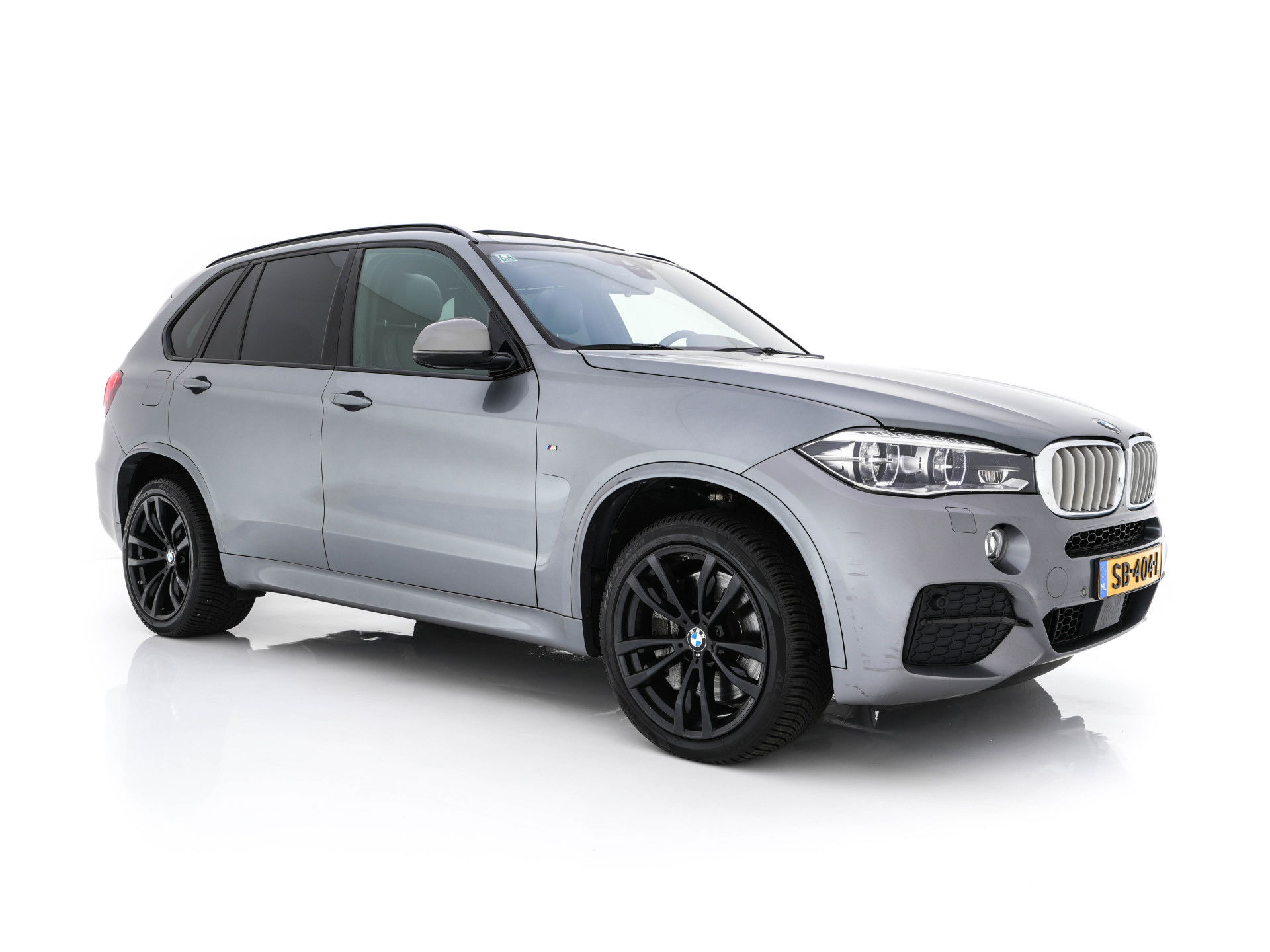 BMW X5 M50d M-Aerodinamica Aut. *PANO | HEAD-UP | LUXURY-LEATHER | ADAPTIVE-CRUISE | SOFT-CLOSE | BANG&OLUFSEN | TOP-VIEW | BLINDSPOT | NIGHT-VISION | MEMORY-PACK | DIGI-COCKPIT | HEATED-COMFORTSEATS | NAVI-FULLMAP |