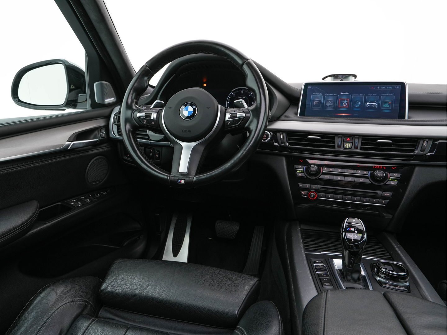 BMW X5 M50d M-Aerodinamica Aut. *PANO | HEAD-UP | LUXURY-LEATHER | ADAPTIVE-CRUISE | SOFT-CLOSE | BANG&OLUFSEN | TOP-VIEW | BLINDSPOT | NIGHT-VISION | MEMORY-PACK | DIGI-COCKPIT | HEATED-COMFORTSEATS | NAVI-FULLMAP |