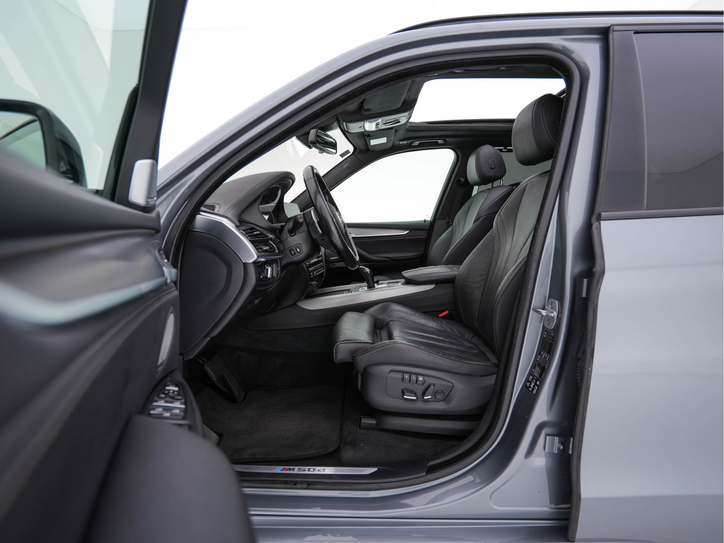 BMW X5 M50d M-Aerodinamica Aut. *PANO | HEAD-UP | LUXURY-LEATHER | ADAPTIVE-CRUISE | SOFT-CLOSE | BANG&OLUFSEN | TOP-VIEW | BLINDSPOT | NIGHT-VISION | MEMORY-PACK | DIGI-COCKPIT | HEATED-COMFORTSEATS | NAVI-FULLMAP |