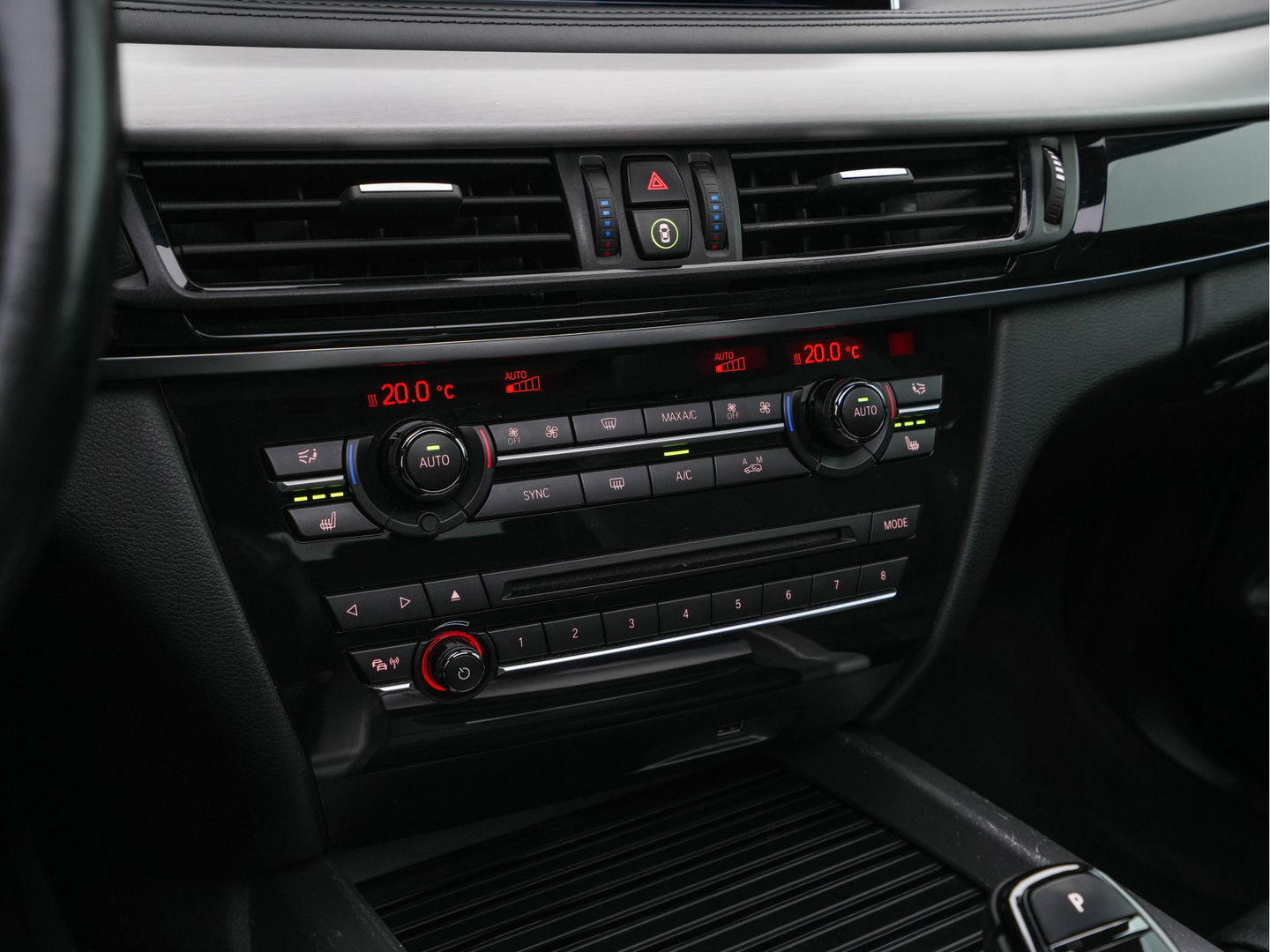 BMW X5 M50d M-Aerodinamica Aut. *PANO | HEAD-UP | LUXURY-LEATHER | ADAPTIVE-CRUISE | SOFT-CLOSE | BANG&OLUFSEN | TOP-VIEW | BLINDSPOT | NIGHT-VISION | MEMORY-PACK | DIGI-COCKPIT | HEATED-COMFORTSEATS | NAVI-FULLMAP |