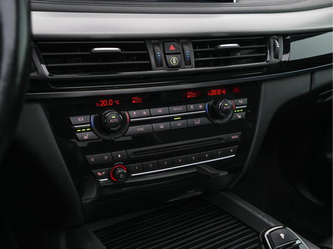 BMW X5 M50d M-Aerodinamica Aut. *PANO | HEAD-UP | LUXURY-LEATHER | ADAPTIVE-CRUISE | SOFT-CLOSE | BANG&OLUFSEN | TOP-VIEW | BLINDSPOT | NIGHT-VISION | MEMORY-PACK | DIGI-COCKPIT | HEATED-COMFORTSEATS | NAVI-FULLMAP |