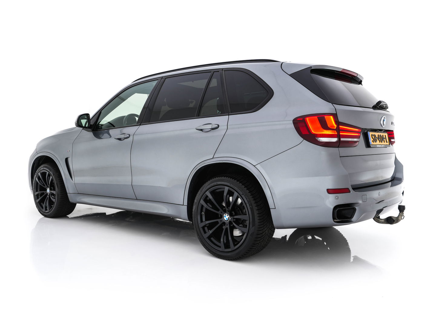 BMW X5 M50d M-Aerodinamica Aut. *PANO | HEAD-UP | LUXURY-LEATHER | ADAPTIVE-CRUISE | SOFT-CLOSE | BANG&OLUFSEN | TOP-VIEW | BLINDSPOT | NIGHT-VISION | MEMORY-PACK | DIGI-COCKPIT | HEATED-COMFORTSEATS | NAVI-FULLMAP |