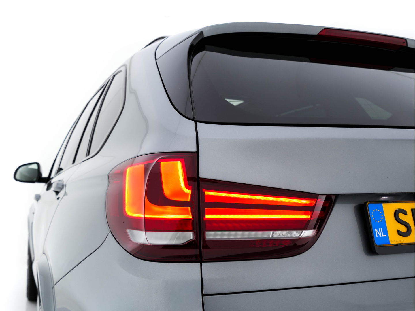 BMW X5 M50d M-Aerodinamica Aut. *PANO | HEAD-UP | LUXURY-LEATHER | ADAPTIVE-CRUISE | SOFT-CLOSE | BANG&OLUFSEN | TOP-VIEW | BLINDSPOT | NIGHT-VISION | MEMORY-PACK | DIGI-COCKPIT | HEATED-COMFORTSEATS | NAVI-FULLMAP |