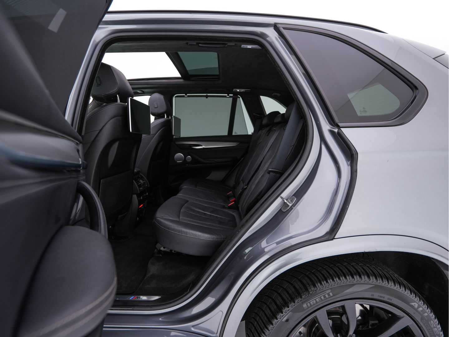 BMW X5 M50d M-Aerodinamica Aut. *PANO | HEAD-UP | LUXURY-LEATHER | ADAPTIVE-CRUISE | SOFT-CLOSE | BANG&OLUFSEN | TOP-VIEW | BLINDSPOT | NIGHT-VISION | MEMORY-PACK | DIGI-COCKPIT | HEATED-COMFORTSEATS | NAVI-FULLMAP |
