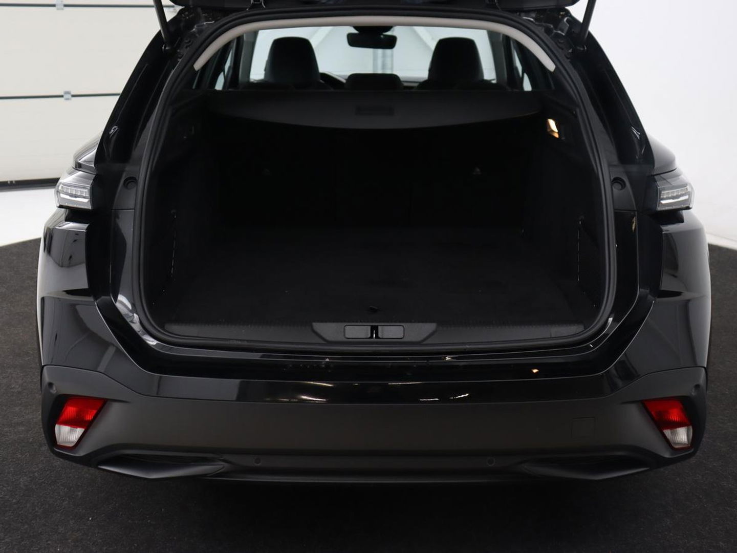 Peugeot 308 1.6 PHEV Active Pack Business | Stoelverwarming | Half leder | Sportstoelen | Carplay | Parkeerhulp | Full LED | Climate control | Bluetooth | Cruise control | Plug In