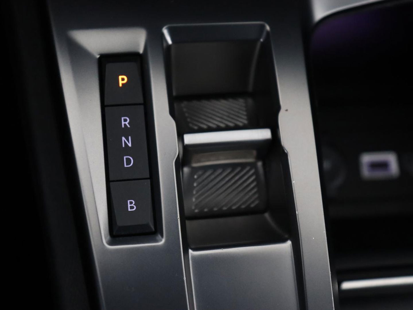 Peugeot 308 1.6 PHEV Active Pack Business | Stoelverwarming | Half leder | Sportstoelen | Carplay | Parkeerhulp | Full LED | Climate control | Bluetooth | Cruise control | Plug In