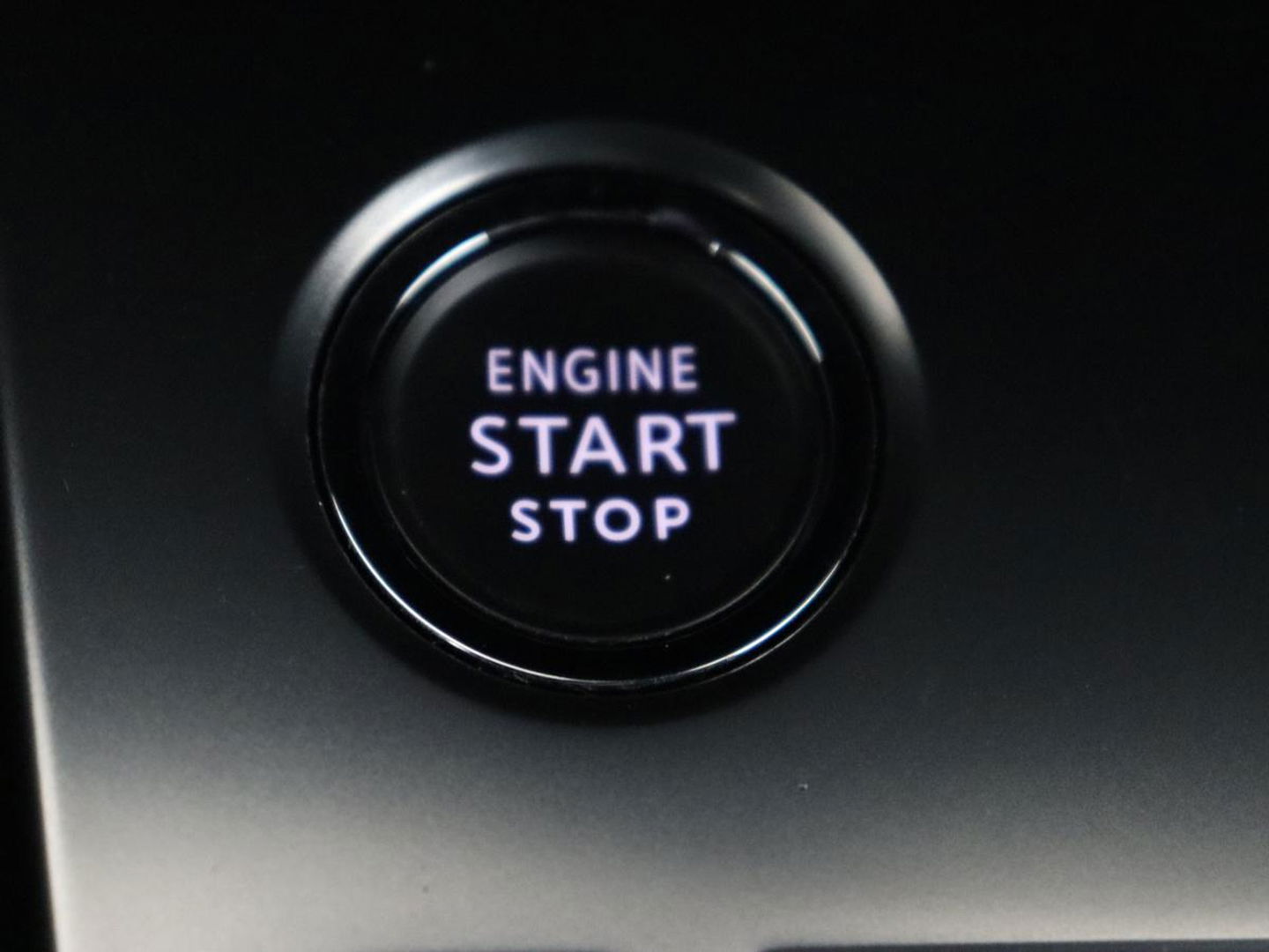 Peugeot 308 1.6 PHEV Active Pack Business | Stoelverwarming | Half leder | Sportstoelen | Carplay | Parkeerhulp | Full LED | Climate control | Bluetooth | Cruise control | Plug In