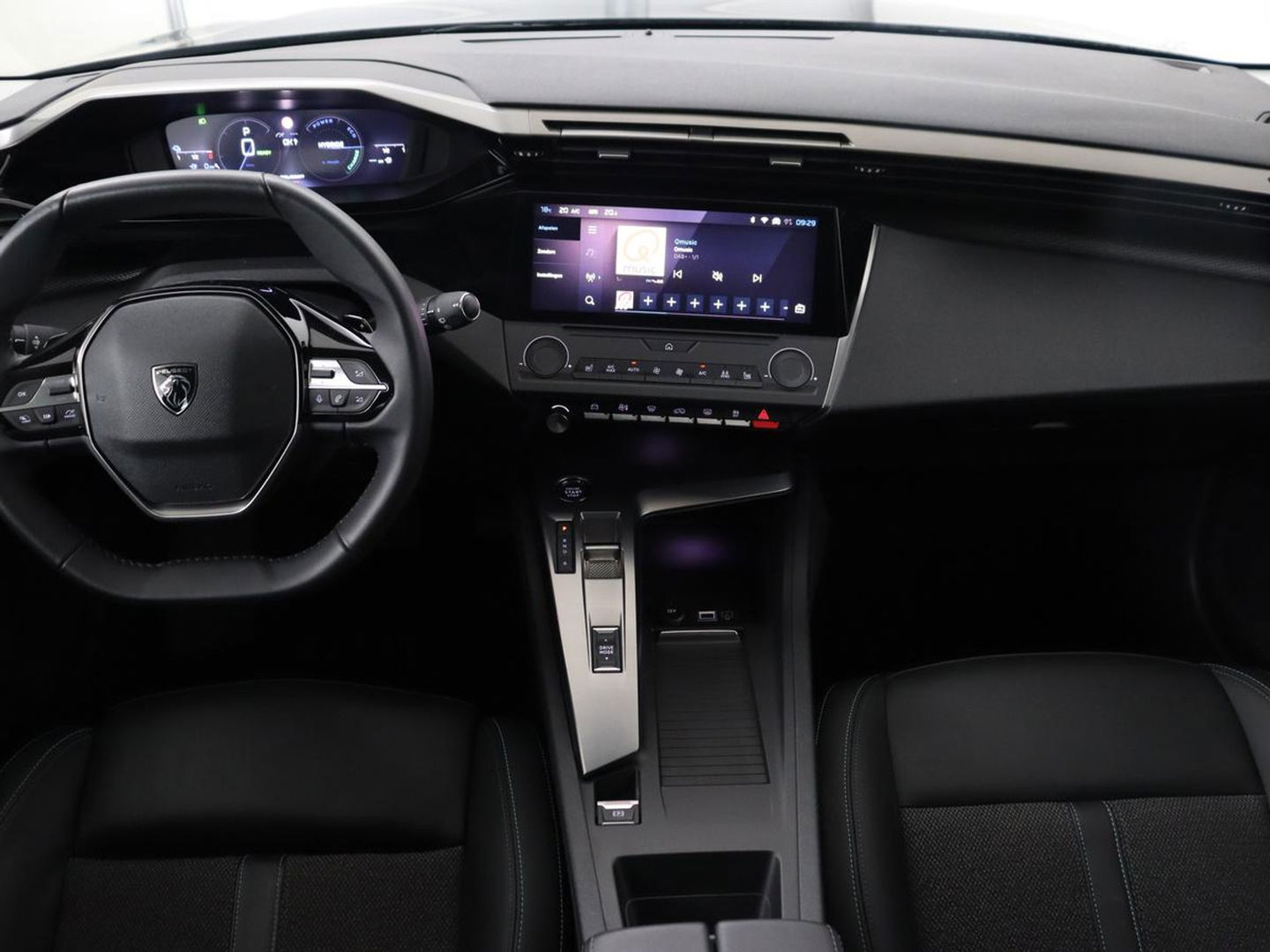 Peugeot 308 1.6 PHEV Active Pack Business | Stoelverwarming | Half leder | Sportstoelen | Carplay | Parkeerhulp | Full LED | Climate control | Bluetooth | Cruise control | Plug In