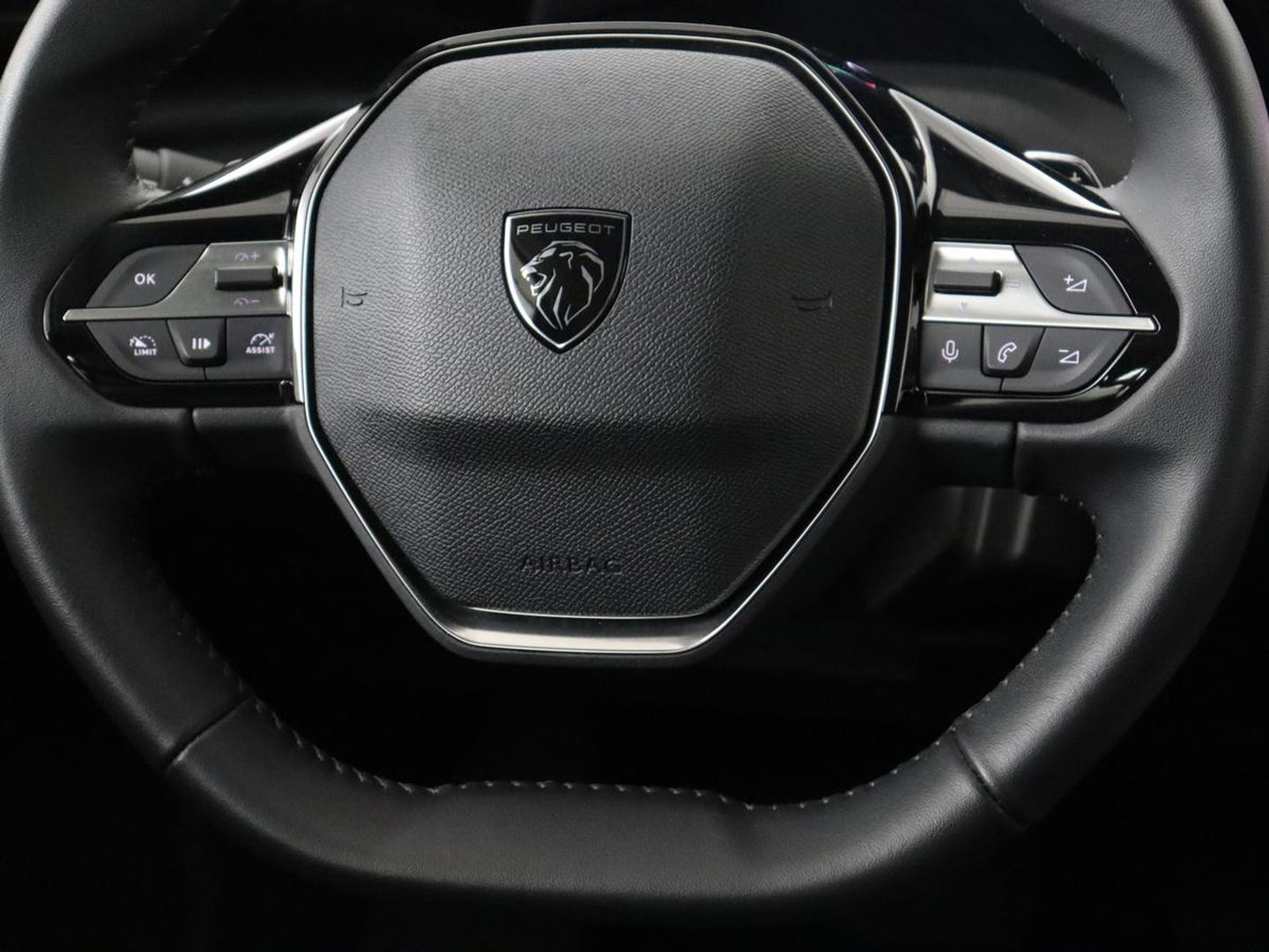 Peugeot 308 1.6 PHEV Active Pack Business | Stoelverwarming | Half leder | Sportstoelen | Carplay | Parkeerhulp | Full LED | Climate control | Bluetooth | Cruise control | Plug In