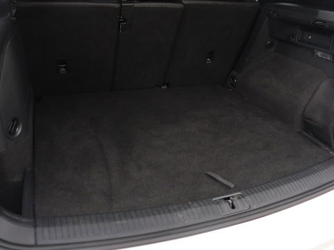 Volkswagen Tiguan 1.4 TSI eHybrid R-Line | Panoramadak | Trekhaak | Head-Up | Stoelverwarming | Adaptive cruise | Camera | Carplay | Matrix LED | Navigatie | 19'' | Virtual Cockpit | PHEV | Plug In