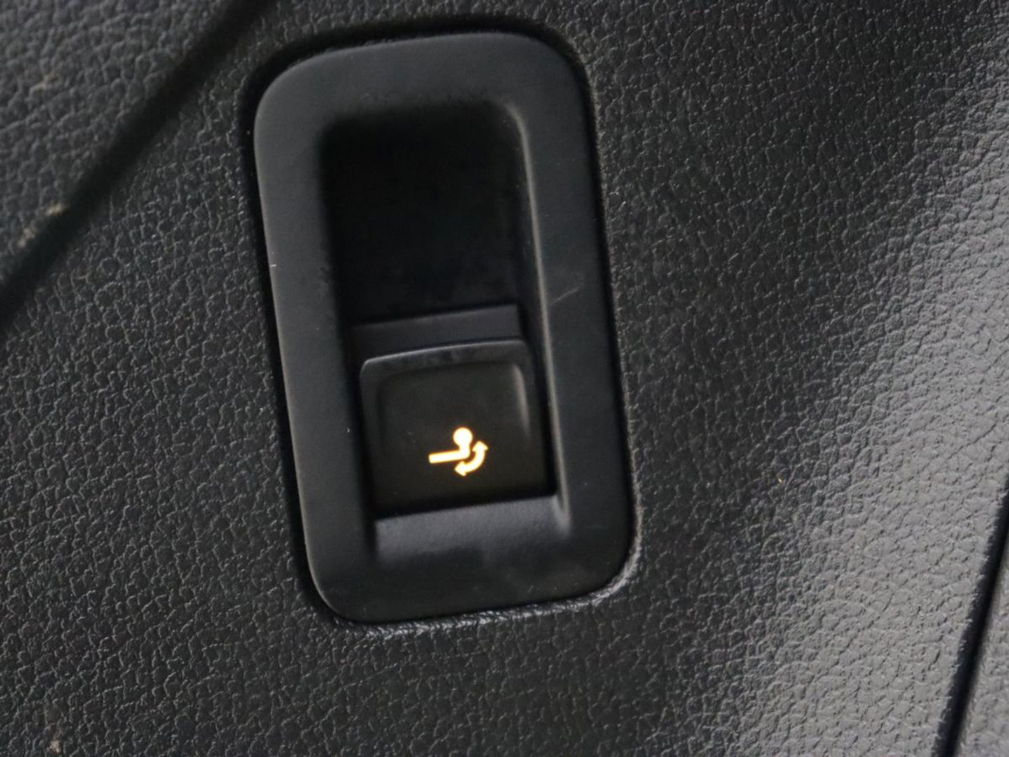 Volkswagen Tiguan 1.4 TSI eHybrid R-Line | Panoramadak | Trekhaak | Head-Up | Stoelverwarming | Adaptive cruise | Camera | Carplay | Matrix LED | Navigatie | 19'' | Virtual Cockpit | PHEV | Plug In