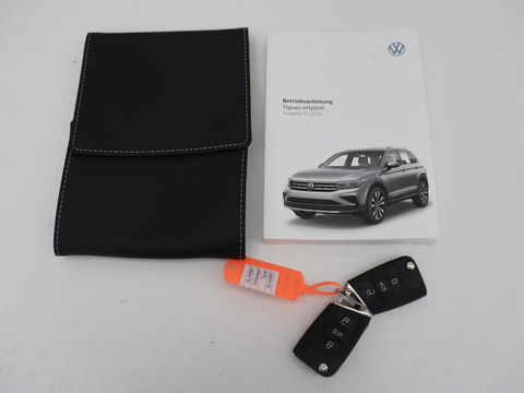 Volkswagen Tiguan 1.4 TSI eHybrid R-Line | Panoramadak | Trekhaak | Head-Up | Stoelverwarming | Adaptive cruise | Camera | Carplay | Matrix LED | Navigatie | 19'' | Virtual Cockpit | PHEV | Plug In