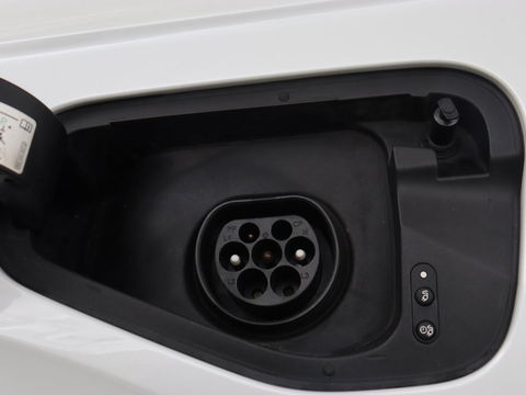 Volkswagen Tiguan 1.4 TSI eHybrid R-Line | Panoramadak | Trekhaak | Head-Up | Stoelverwarming | Adaptive cruise | Camera | Carplay | Matrix LED | Navigatie | 19'' | Virtual Cockpit | PHEV | Plug In