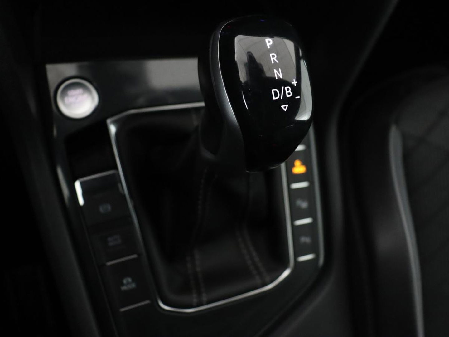 Volkswagen Tiguan 1.4 TSI eHybrid R-Line | Panoramadak | Trekhaak | Head-Up | Stoelverwarming | Adaptive cruise | Camera | Carplay | Matrix LED | Navigatie | 19'' | Virtual Cockpit | PHEV | Plug In