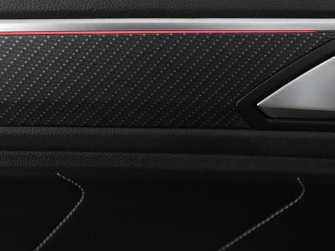 Volkswagen Tiguan 1.4 TSI eHybrid R-Line | Panoramadak | Trekhaak | Head-Up | Stoelverwarming | Adaptive cruise | Camera | Carplay | Matrix LED | Navigatie | 19'' | Virtual Cockpit | PHEV | Plug In