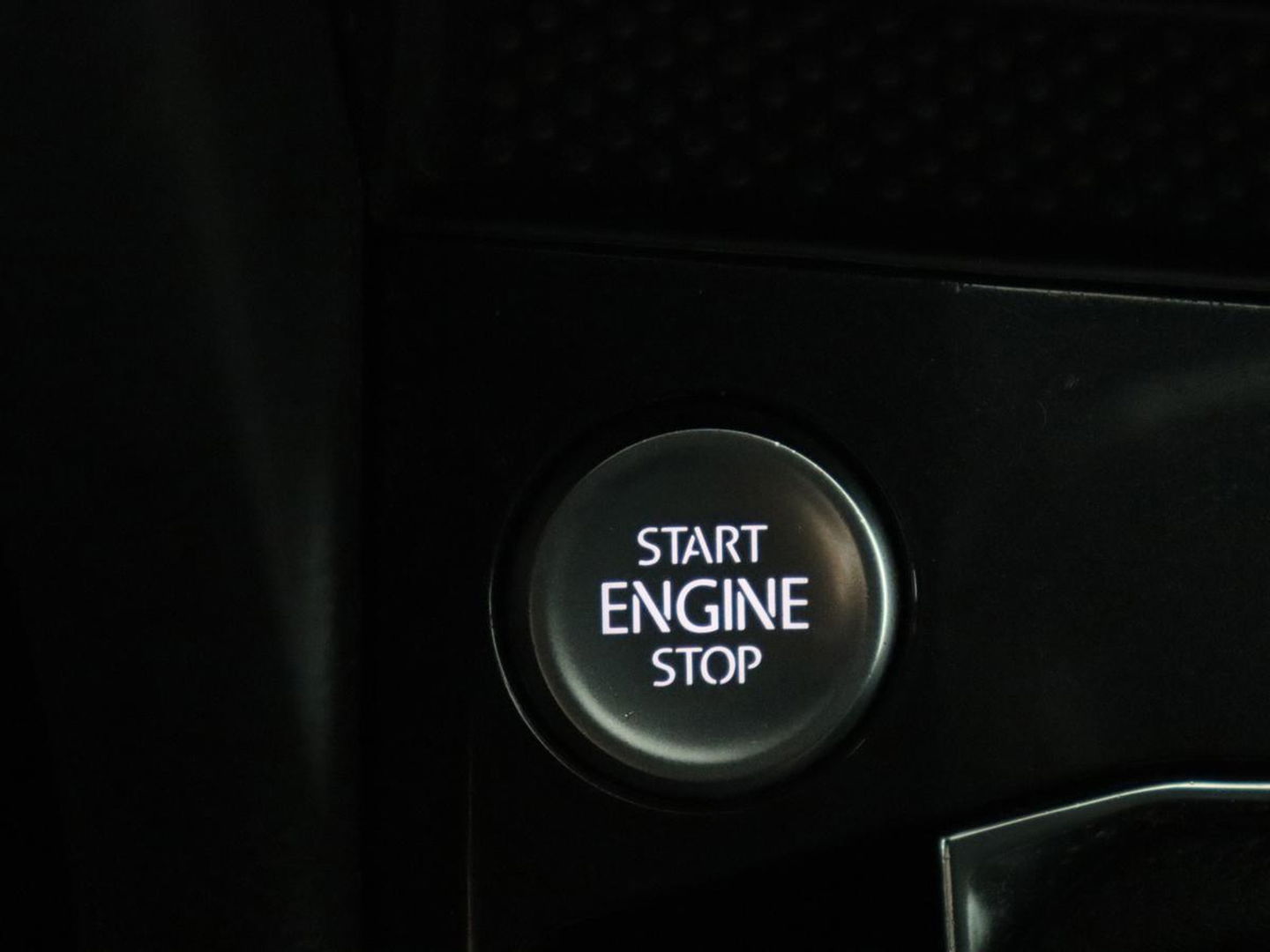 Volkswagen Tiguan 1.4 TSI eHybrid R-Line | Panoramadak | Trekhaak | Head-Up | Stoelverwarming | Adaptive cruise | Camera | Carplay | Matrix LED | Navigatie | 19'' | Virtual Cockpit | PHEV | Plug In