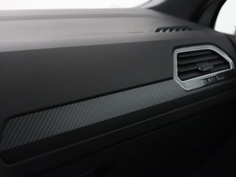 Volkswagen Tiguan 1.4 TSI eHybrid R-Line | Panoramadak | Trekhaak | Head-Up | Stoelverwarming | Adaptive cruise | Camera | Carplay | Matrix LED | Navigatie | 19'' | Virtual Cockpit | PHEV | Plug In