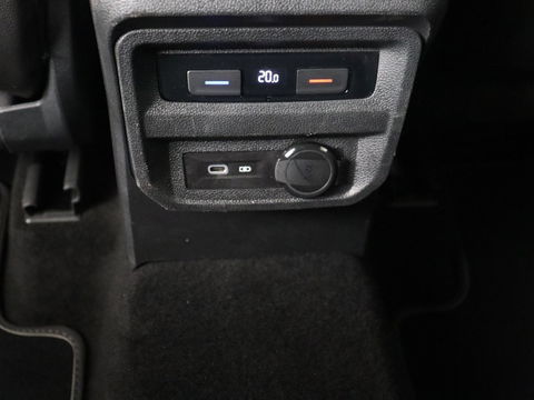 Volkswagen Tiguan 1.4 TSI eHybrid R-Line | Panoramadak | Trekhaak | Head-Up | Stoelverwarming | Adaptive cruise | Camera | Carplay | Matrix LED | Navigatie | 19'' | Virtual Cockpit | PHEV | Plug In