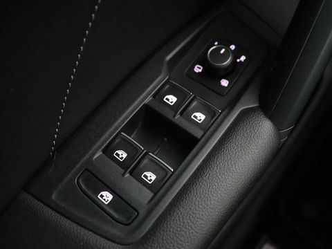 Volkswagen Tiguan 1.4 TSI eHybrid R-Line | Panoramadak | Trekhaak | Head-Up | Stoelverwarming | Adaptive cruise | Camera | Carplay | Matrix LED | Navigatie | 19'' | Virtual Cockpit | PHEV | Plug In