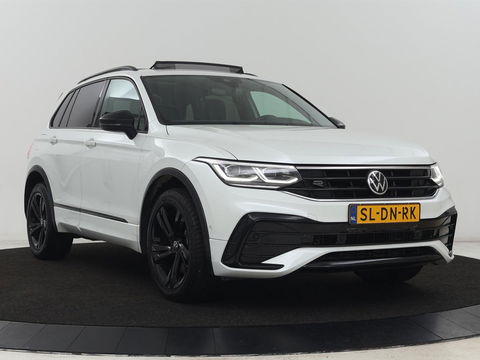 Volkswagen Tiguan 1.4 TSI eHybrid R-Line | Panoramadak | Trekhaak | Head-Up | Stoelverwarming | Adaptive cruise | Camera | Carplay | Matrix LED | Navigatie | 19'' | Virtual Cockpit | PHEV | Plug In