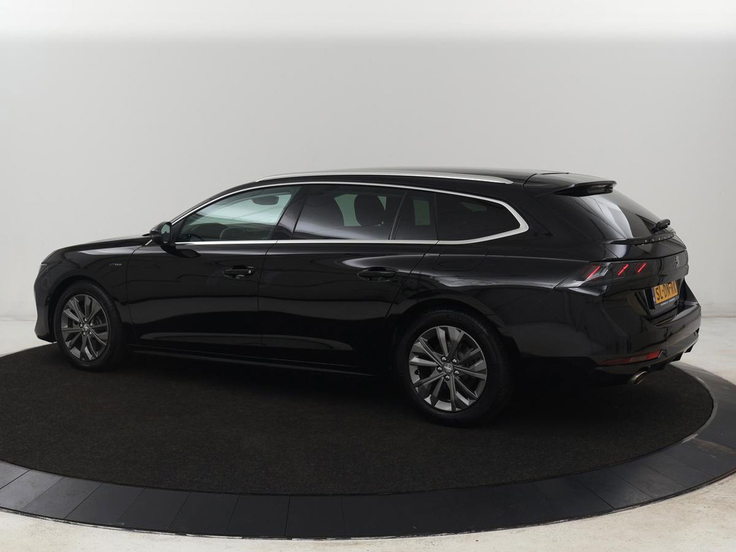 Peugeot 508 1.6 HYbrid 225 Allure | Adaptive cruise | Half leder | Marix LED | Carplay | Camera | Keyless | Navigatie | Getint glas | Climate control | PHEV | Plug In