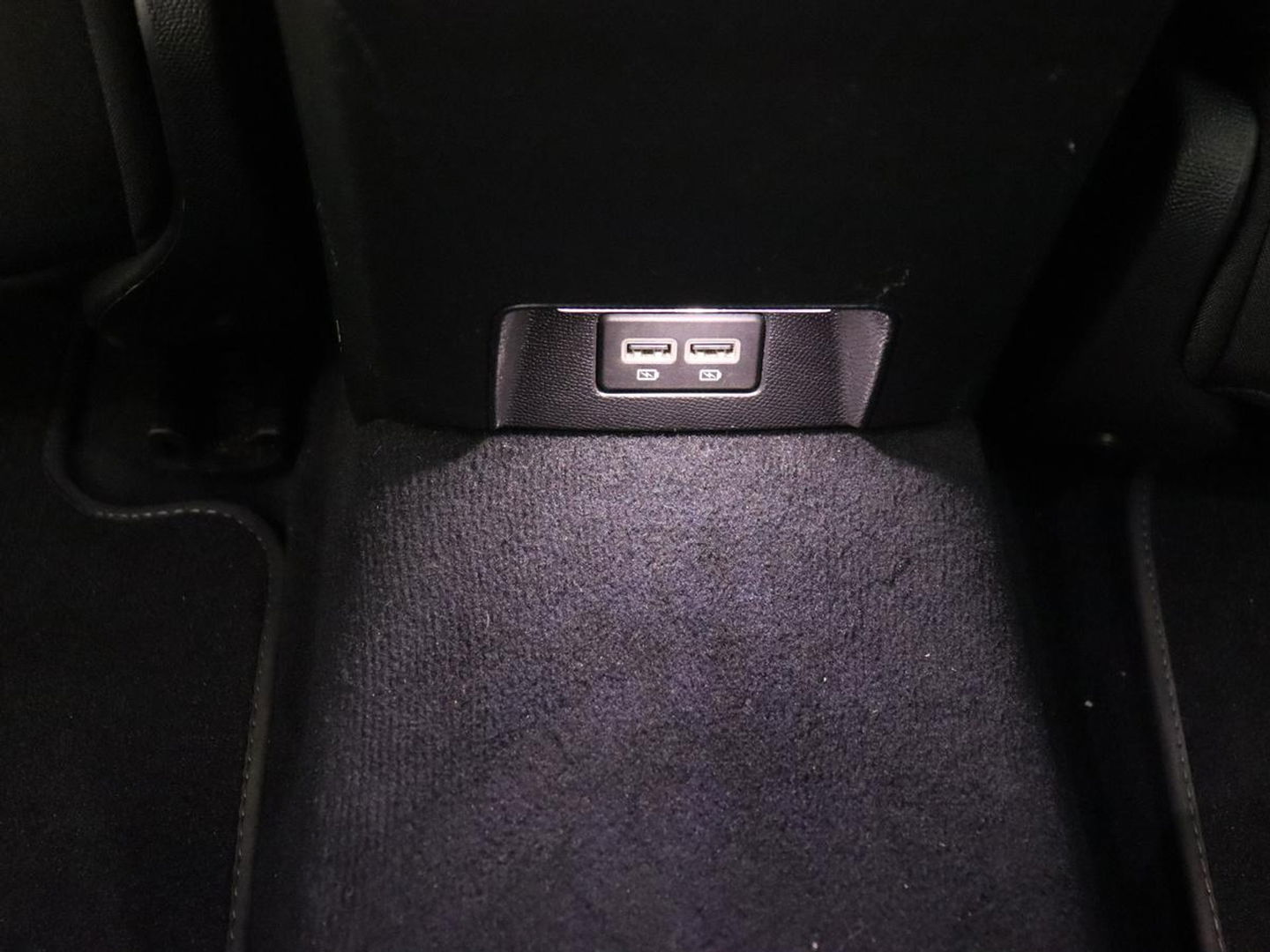 Peugeot 508 1.6 HYbrid 225 Allure | Adaptive cruise | Half leder | Marix LED | Carplay | Camera | Keyless | Navigatie | Getint glas | Climate control | PHEV | Plug In