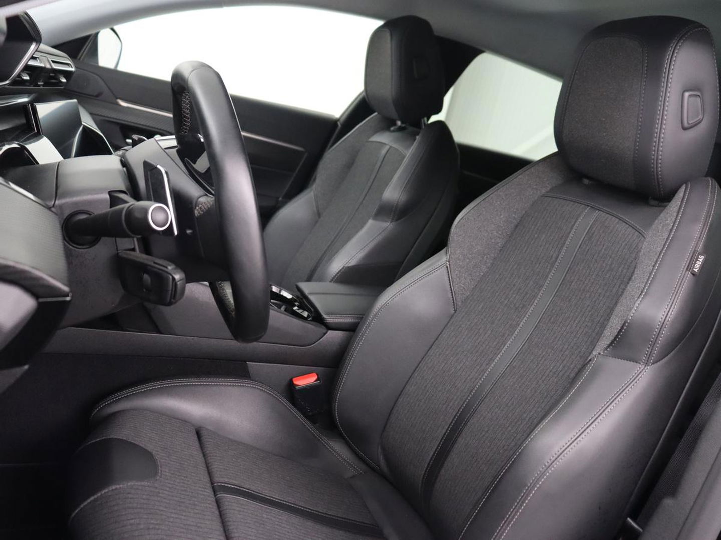 Peugeot 508 1.6 HYbrid 225 Allure | Adaptive cruise | Half leder | Marix LED | Carplay | Camera | Keyless | Navigatie | Getint glas | Climate control | PHEV | Plug In