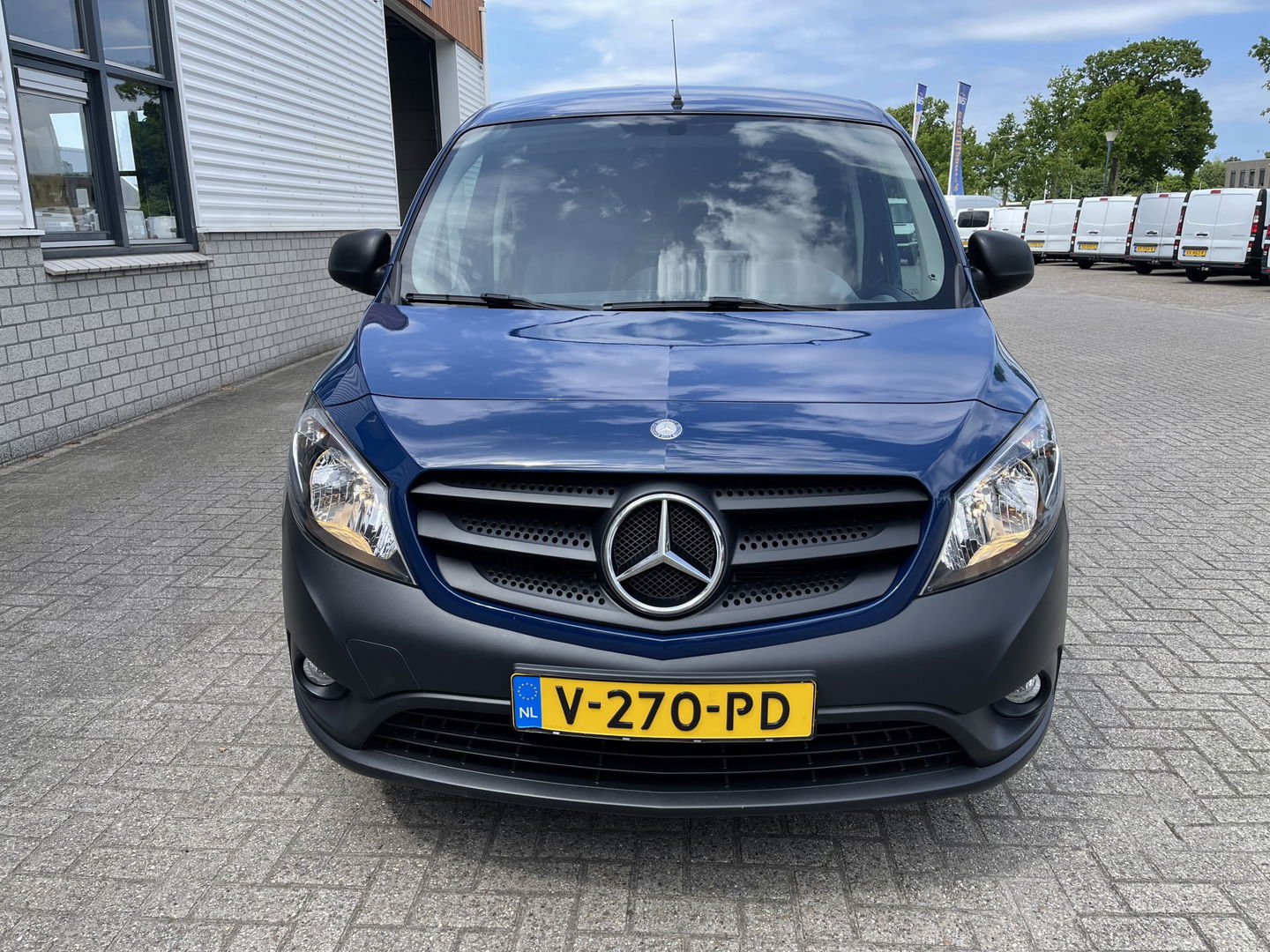 Mercedes-Benz Citan 108 CDI BlueEFFICIENCY / rijklaar € 10.950 ex btw / lease vanaf € 256 / airco / tomtom navigatie / schuifdeur / ingerichte laadruimte / euro 6 !