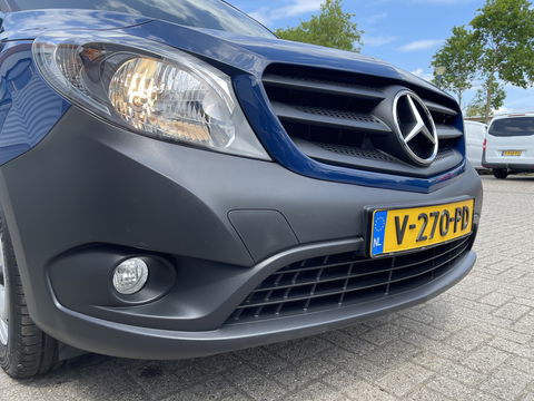 Mercedes-Benz Citan 108 CDI BlueEFFICIENCY / rijklaar € 10.950 ex btw / lease vanaf € 256 / airco / tomtom navigatie / schuifdeur / ingerichte laadruimte / euro 6 !