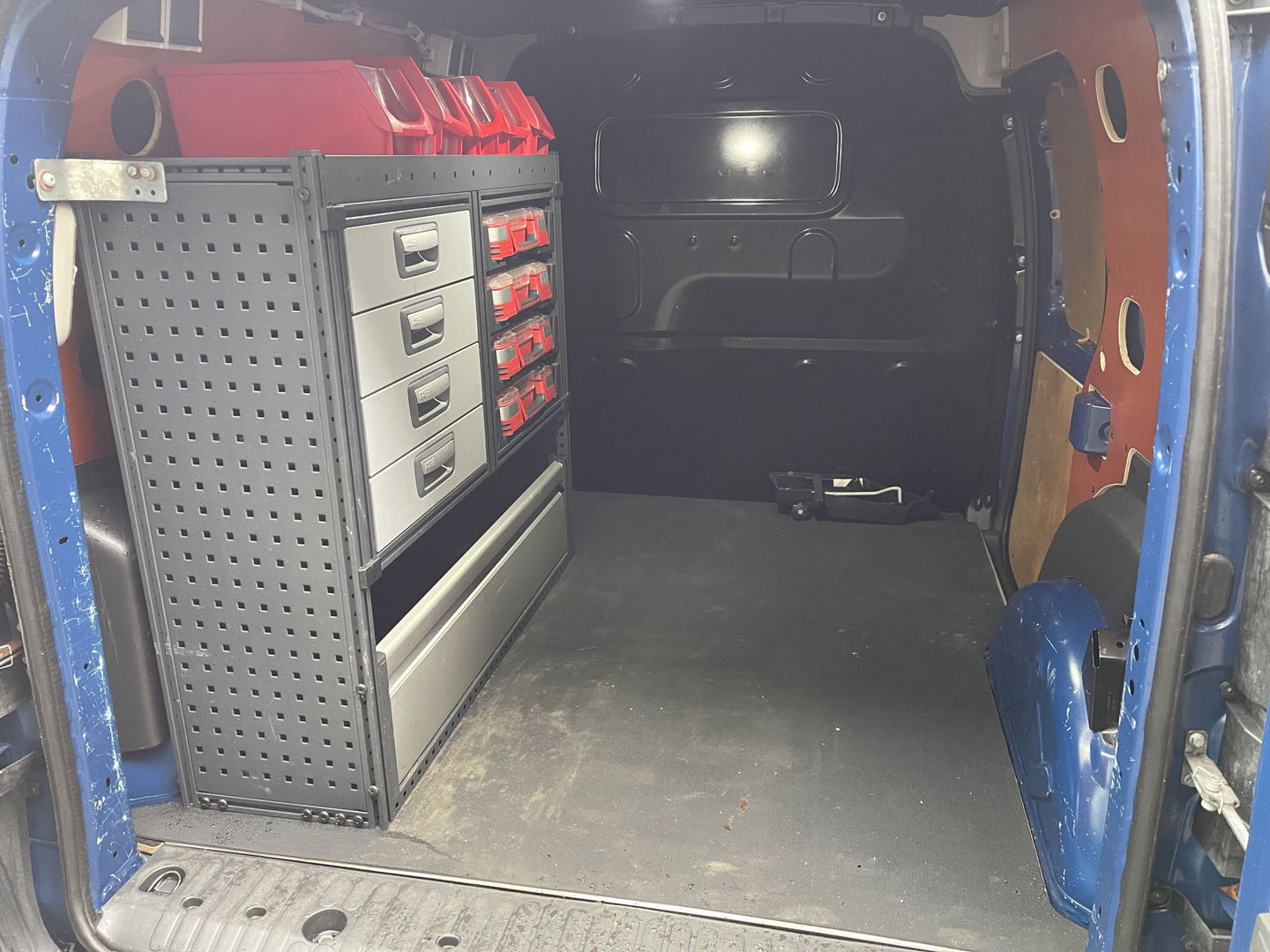 Mercedes-Benz Citan 108 CDI BlueEFFICIENCY / rijklaar € 10.950 ex btw / lease vanaf € 256 / airco / tomtom navigatie / schuifdeur / ingerichte laadruimte / euro 6 !