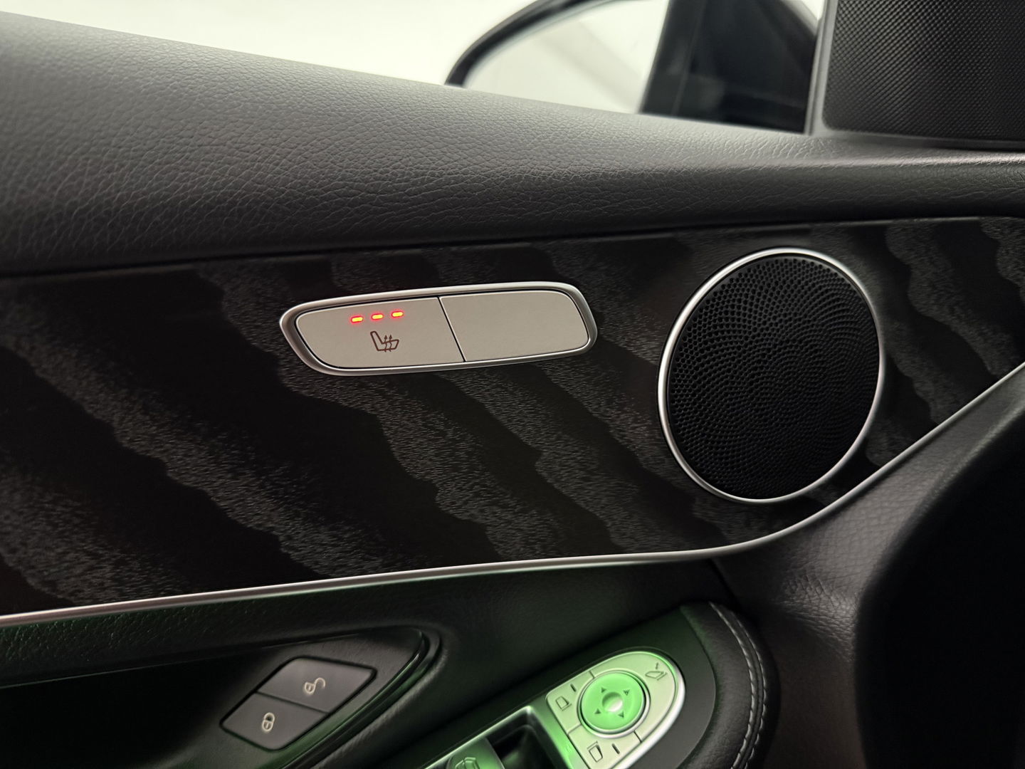 Mercedes-Benz GLC 300de 4MATIC Business Solution AMG | SOH 92% | Pano | Sfeerverl. | Camera | Virtual | Carplay | Trekh. | Keyless