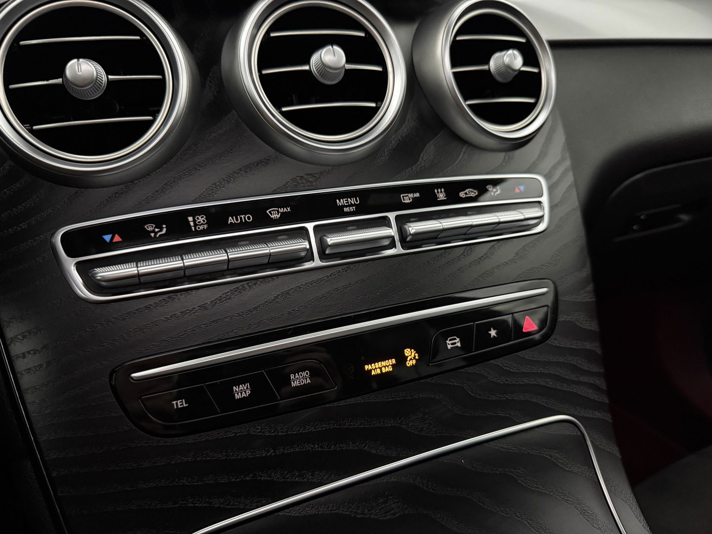 Mercedes-Benz GLC 300de 4MATIC Business Solution AMG | SOH 92% | Pano | Sfeerverl. | Camera | Virtual | Carplay | Trekh. | Keyless