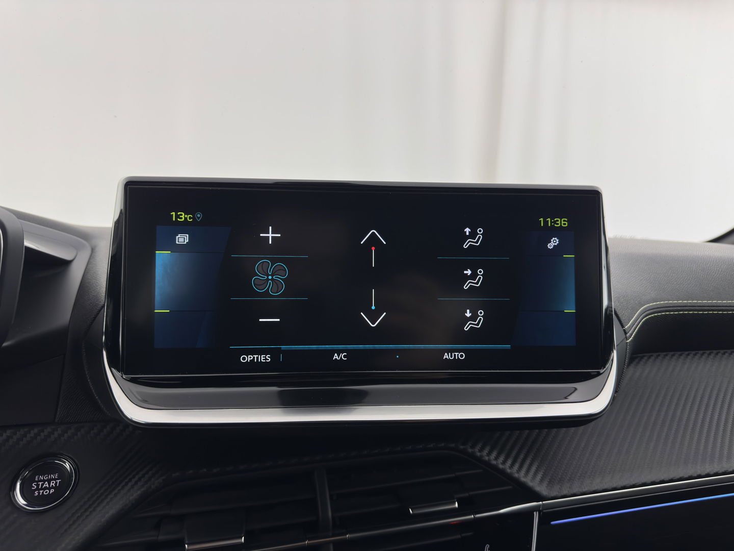 Peugeot e-208 EV GT Pack 50 kWh [ 3-Fase ] (INCL-BTW) (INCL-BTW) *FULL-LED | DIGI-COCKPIT | BLINDSPOT | CAMERA | LEATHER-ALCANTARA | AMBIENT-LIGHT | NAVI-FULLMAP | LANE-ASSIST | KEYLESS | DAB | CCS-FASTLOADER | HEATED-SPORTSEATS | 17'