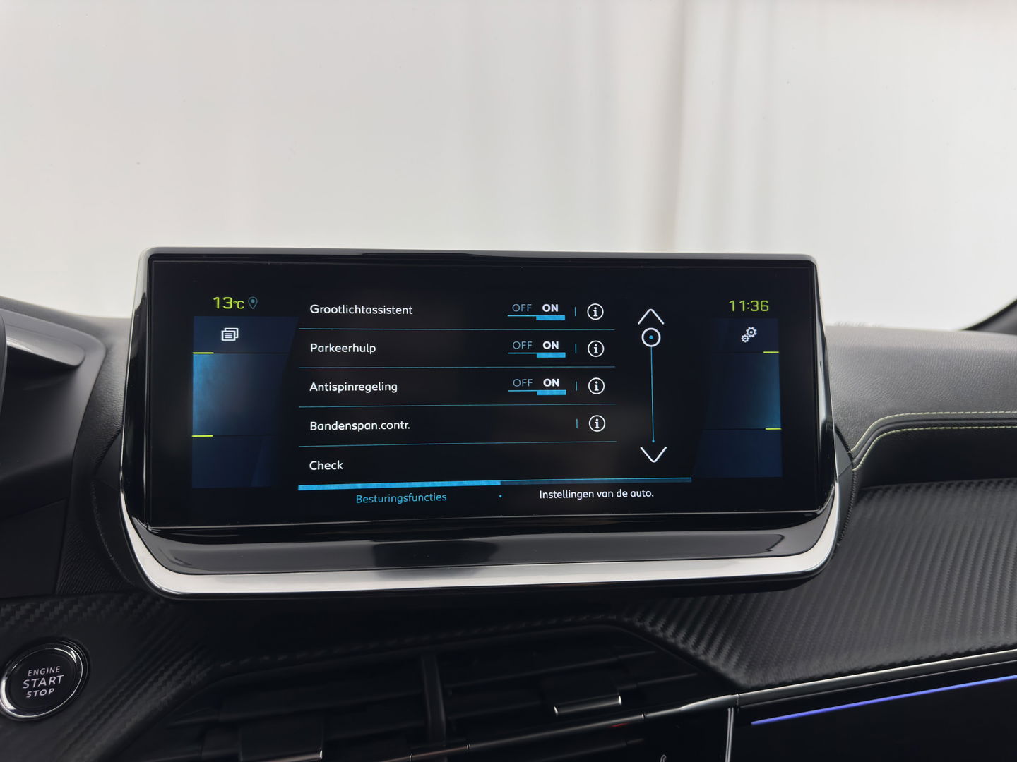 Peugeot e-208 EV GT Pack 50 kWh [ 3-Fase ] (INCL-BTW) (INCL-BTW) *FULL-LED | DIGI-COCKPIT | BLINDSPOT | CAMERA | LEATHER-ALCANTARA | AMBIENT-LIGHT | NAVI-FULLMAP | LANE-ASSIST | KEYLESS | DAB | CCS-FASTLOADER | HEATED-SPORTSEATS | 17'