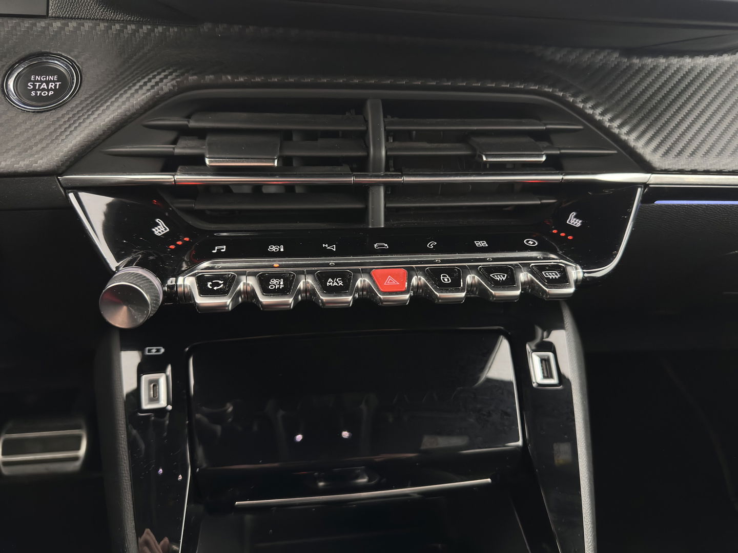 Peugeot e-208 EV GT Pack 50 kWh [ 3-Fase ] (INCL-BTW) (INCL-BTW) *FULL-LED | DIGI-COCKPIT | BLINDSPOT | CAMERA | LEATHER-ALCANTARA | AMBIENT-LIGHT | NAVI-FULLMAP | LANE-ASSIST | KEYLESS | DAB | CCS-FASTLOADER | HEATED-SPORTSEATS | 17'