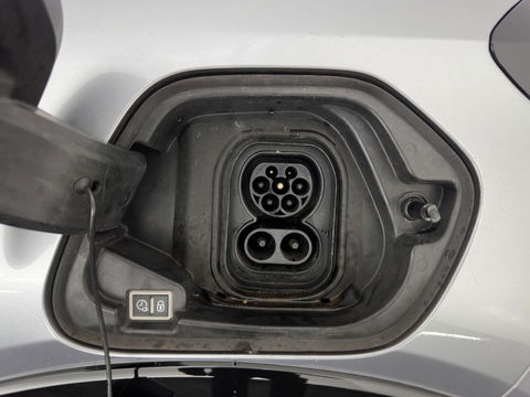 Peugeot e-208 EV GT Pack 50 kWh [ 3-Fase ] (INCL-BTW) (INCL-BTW) *FULL-LED | DIGI-COCKPIT | BLINDSPOT | CAMERA | LEATHER-ALCANTARA | AMBIENT-LIGHT | NAVI-FULLMAP | LANE-ASSIST | KEYLESS | DAB | CCS-FASTLOADER | HEATED-SPORTSEATS | 17'