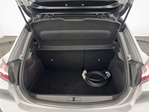 Peugeot e-208 EV GT Pack 50 kWh [ 3-Fase ] (INCL-BTW) (INCL-BTW) *FULL-LED | DIGI-COCKPIT | BLINDSPOT | CAMERA | LEATHER-ALCANTARA | AMBIENT-LIGHT | NAVI-FULLMAP | LANE-ASSIST | KEYLESS | DAB | CCS-FASTLOADER | HEATED-SPORTSEATS | 17'