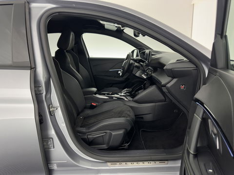 Peugeot e-208 EV GT Pack 50 kWh [ 3-Fase ] (INCL-BTW) (INCL-BTW) *FULL-LED | DIGI-COCKPIT | BLINDSPOT | CAMERA | LEATHER-ALCANTARA | AMBIENT-LIGHT | NAVI-FULLMAP | LANE-ASSIST | KEYLESS | DAB | CCS-FASTLOADER | HEATED-SPORTSEATS | 17'