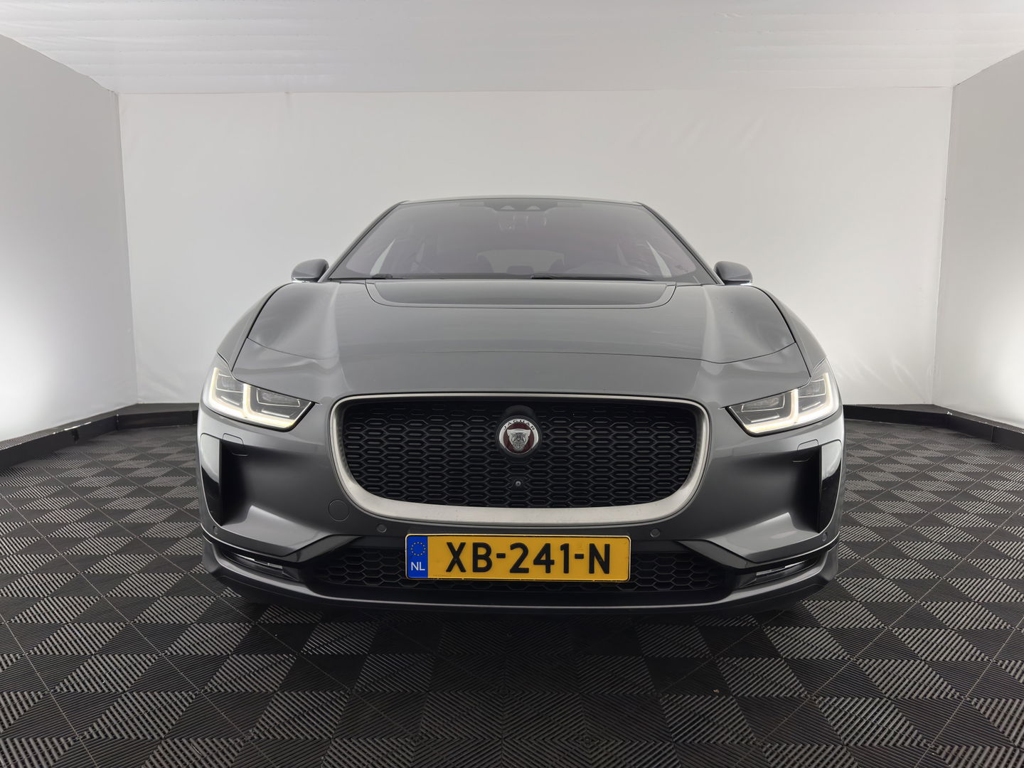 Jaguar I-PACE EV400 HSE 90 kWh (INCL-BTW) *PANO | LUXURY-LEATHER | FULL-LED | MERIDIAN-AUDIO | TOP-VIEW | MEMORY-PACK | BLIND-SPOT | DIGI-COCKPIT | KEYLESS | DAB+ | NAVI-FULLMAP | ECC | HEATED-COMFORTSEATS | PDC | CRUISE |