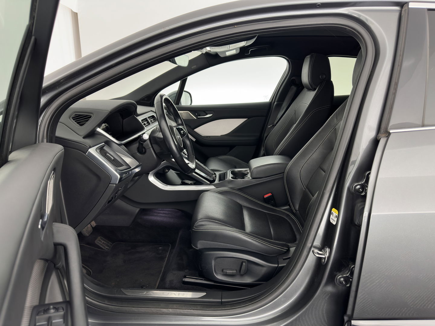 Jaguar I-PACE EV400 HSE 90 kWh (INCL-BTW) *PANO | LUXURY-LEATHER | FULL-LED | MERIDIAN-AUDIO | TOP-VIEW | MEMORY-PACK | BLIND-SPOT | DIGI-COCKPIT | KEYLESS | DAB+ | NAVI-FULLMAP | ECC | HEATED-COMFORTSEATS | PDC | CRUISE |