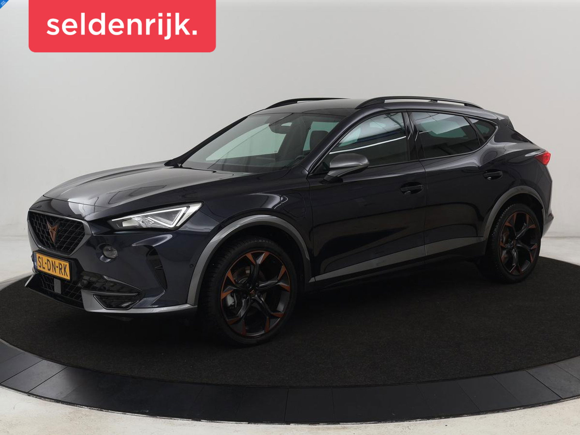 CUPRA Formentor 1.4 eHybrid | Stoelverwarming | Carplay | Adaptive cruise | Sfeerverlichting | Navigatie | Keyless | Stuurverwarming | Full LED | PHEV | Plug In