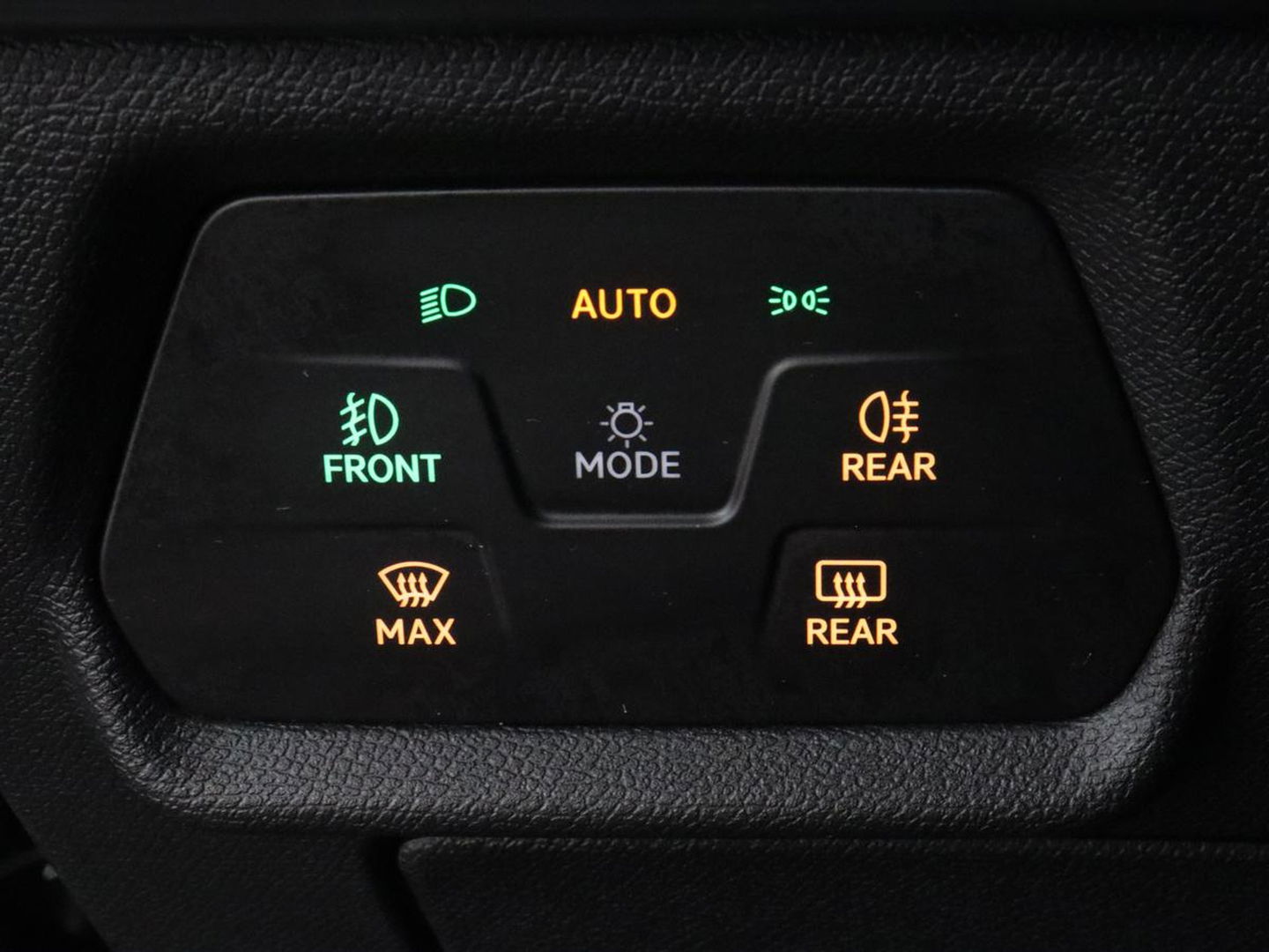 CUPRA Formentor 1.4 eHybrid | Stoelverwarming | Carplay | Adaptive cruise | Sfeerverlichting | Navigatie | Keyless | Stuurverwarming | Full LED | PHEV | Plug In