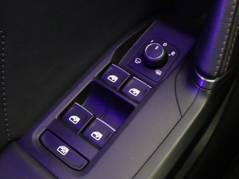 CUPRA Formentor 1.4 eHybrid | Stoelverwarming | Carplay | Adaptive cruise | Sfeerverlichting | Navigatie | Keyless | Stuurverwarming | Full LED | PHEV | Plug In