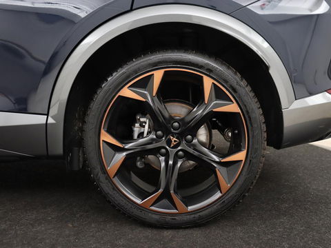 CUPRA Formentor 1.4 eHybrid | Stoelverwarming | Carplay | Adaptive cruise | Sfeerverlichting | Navigatie | Keyless | Stuurverwarming | Full LED | PHEV | Plug In