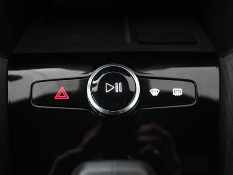 Polestar 2 Long Range Dual Motor Launch Edition 78kWh | Panoramadak | Trekhaak | 360 Camera | Achterbankverwarming | Adaptive cruise | Carplay | Camera | Stoelverwarming | Keyless