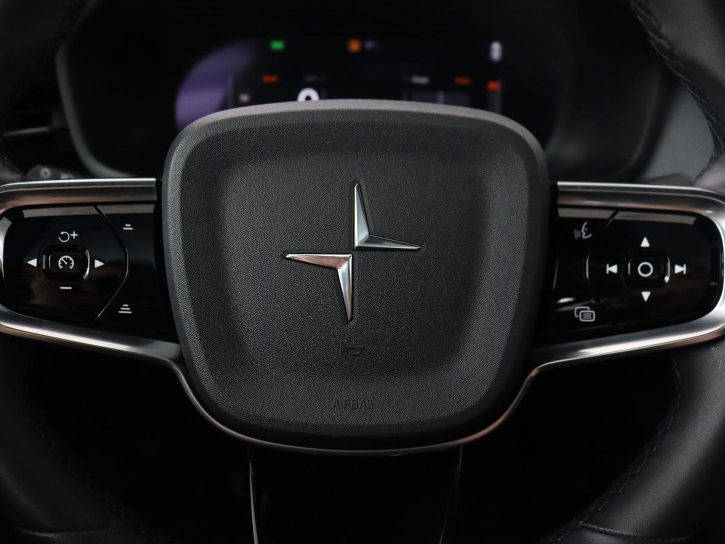 Polestar 2 Long Range Dual Motor Launch Edition 78kWh | Panoramadak | Trekhaak | 360 Camera | Achterbankverwarming | Adaptive cruise | Carplay | Camera | Stoelverwarming | Keyless